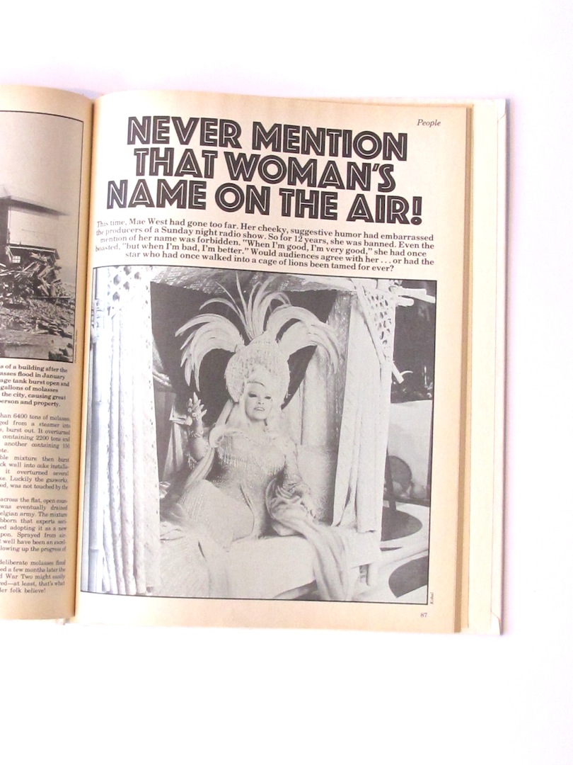 Phillips_Perrott___Out_of_this_world_Volume_8___Phoebus_Publishing_Company___1978___Libros_Antimateria_4 Imágen 4 del libro: Out of this world. Volume 8 - Usado