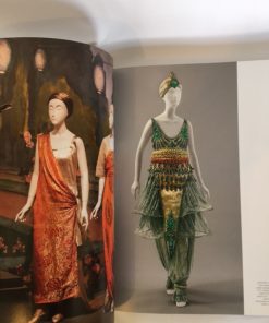 Imágen 3 del libro: Vogue And The Metropolitan Museum Of Art's Costume Institute