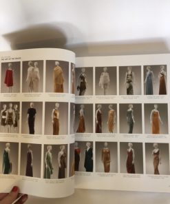 Imágen 5 del libro: Vogue And The Metropolitan Museum Of Art's Costume Institute